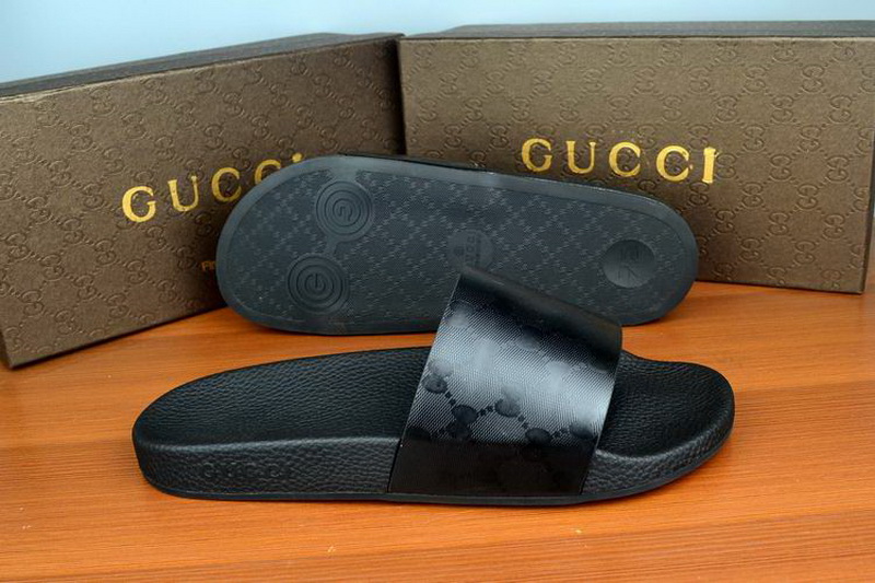 Gucci Slippers Woman--173